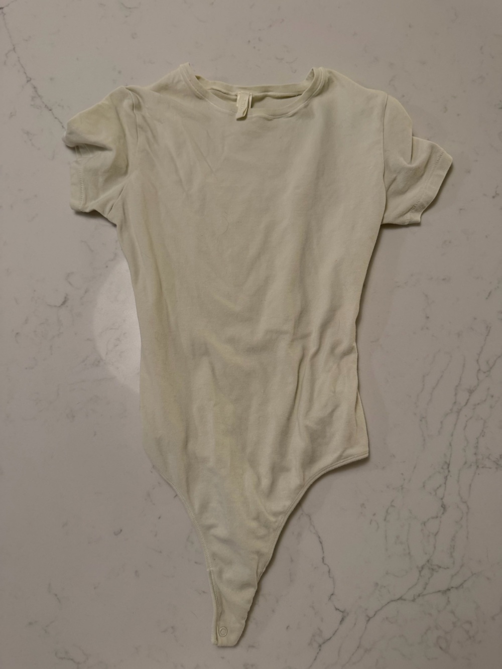 SKIMS Short Sleeve Scoop Neck Bodysuit - Cream